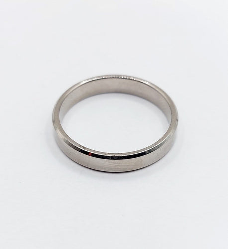 Bague 61 Alliance en palladium finement travaillée, taille 61 58 Facettes A07024