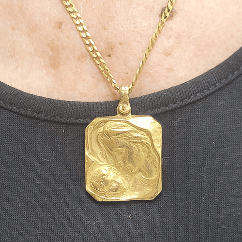 Pendentif Médaille Vierge à l'Enfant en or jaune 18K 58 Facettes CL193