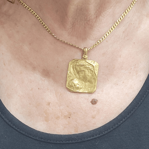 Pendentif Médaille Vierge à l'Enfant en or jaune 18K 58 Facettes CL193