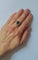 Bague 54 Bague ovale en or blanc, saphir et diamants 58 Facettes 612