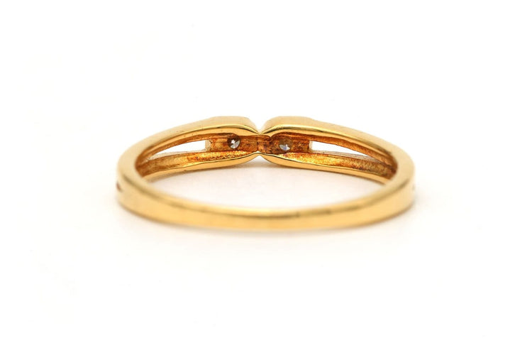 Bague 52 Bague contemporaine en or jaune 18 carats et diamants 58 Facettes 23829