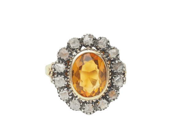 Bague 52.5 Bague entourage ancienne en or jaune, topaze et diamants 58 Facettes 33282