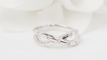 Bague 50 Bague croisée en or blanc 18k et diamants 58 Facettes 30472