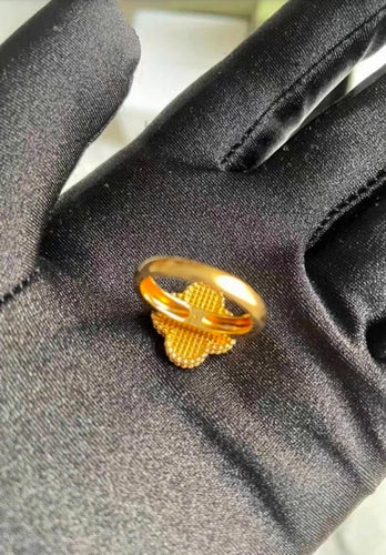 Bague 50 Van Cleef Arpels - Bague Vintage Alhambra en or jaune, œil de tigre et diamant 58 Facettes jnci48