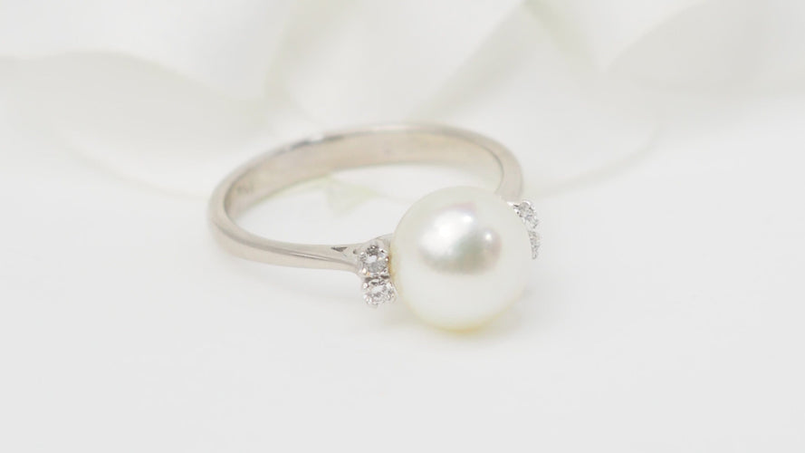 Bague 55 Bague en or blanc avec perle de culture et diamants 58 Facettes 32827