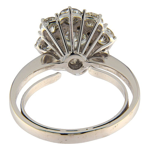 https://www.gioielleriaguidetti.it/wp-content/uploads/2026/05/G3955-anello-margherita-oro-bianco-diamanti-brillanti-3.jpg