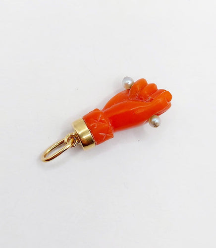 Pendentif Pendentif main antique en or 18k, corail et perles 58 Facettes A07300