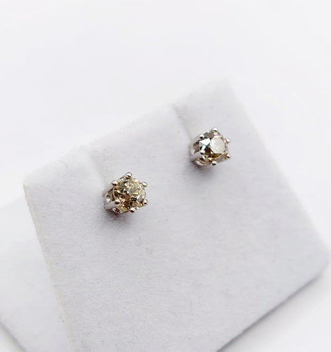 Puces d'oreilles vintage en or blanc et diamants cognac 58 Facettes A07310