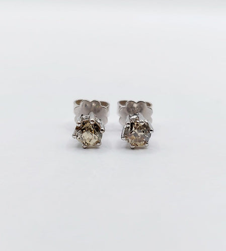 Puces d'oreilles vintage en or blanc et diamants cognac 58 Facettes A07310