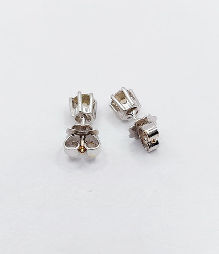 Puces d'oreilles vintage en or blanc et diamants cognac 58 Facettes A07310