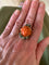 Bague 53 Bague camée en or jaune, corail, émeraudes et diamants 58 Facettes B401