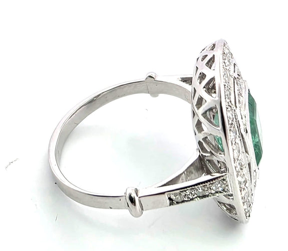 Bague 55 Bague en or blanc 18 kt avec émeraude et diamants 58 Facettes 377/26 N