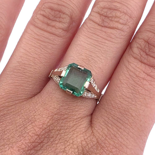 Bague 54 Bague Art déco en or blanc avec diamants et émeraude 58 Facettes 377/26 M