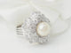https://cdn.shopify.com/s/files/1/0750/3799/9372/files/l-aurore-bague-fleur-perle-diamants_14de1807-7151-47e5-bcde-78e8ec35aef6.jpg?v=1790846897