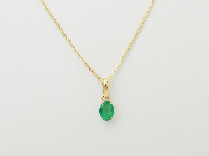 Pendentif Pendentif en or jaune avec émeraude naturelle 0,65 ct 58 Facettes GN5C
