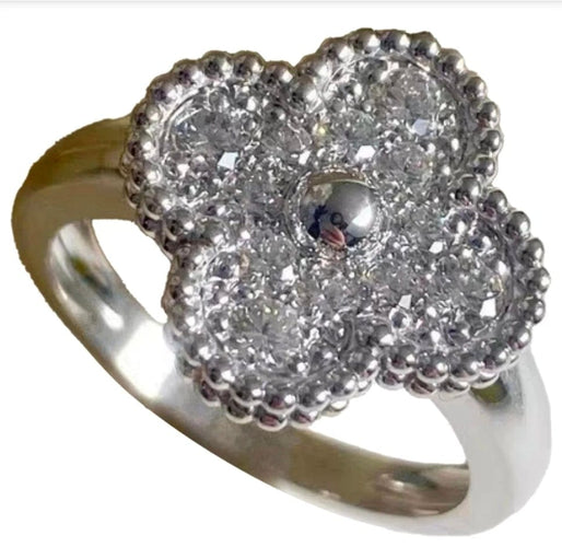 Bague 51 Van Cleef & Arpels Vintage Alhambra - Bague en or blanc et diamants 58 Facettes jnci56