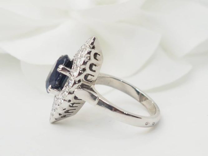 Bague 50 Bague marquise en or blanc, saphir et diamants 58 Facettes 33228