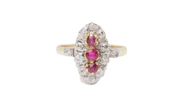 Bague 55 Bague ovale en or jaune, rubis de Verneuil et diamants 58 Facettes 32780
