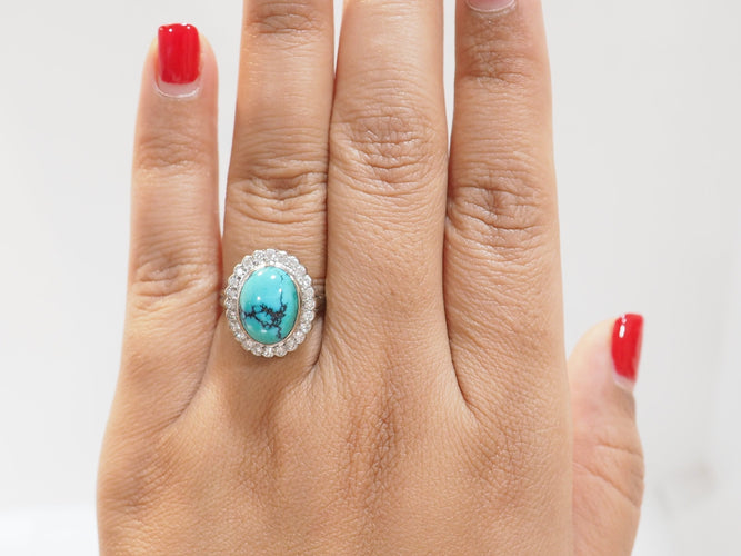 Bague 56 Bague Pompadour en or blanc 18 kt avec diamants et turquoise cabochon 58 Facettes 33204