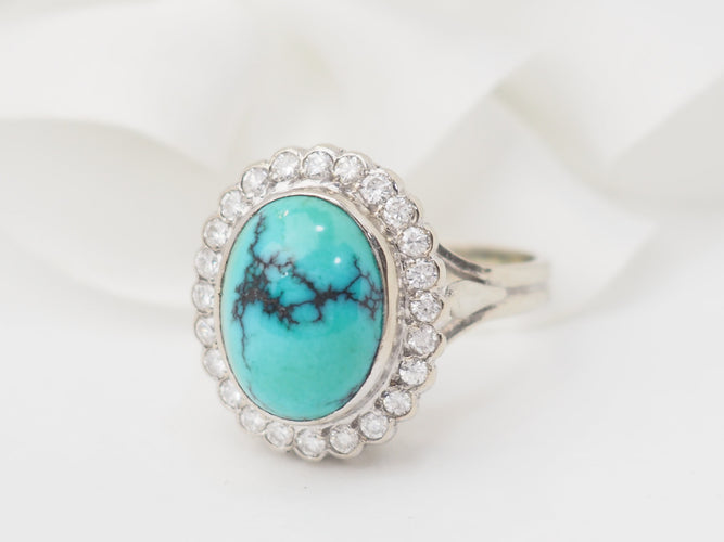 Bague 56 Bague Pompadour en or blanc 18 kt avec diamants et turquoise cabochon 58 Facettes 33204