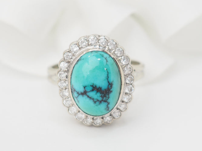 Bague 56 Bague Pompadour en or blanc 18 kt avec diamants et turquoise cabochon 58 Facettes 33204