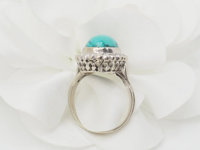 Bague 56 Bague Pompadour en or blanc 18 kt avec diamants et turquoise cabochon 58 Facettes 33204