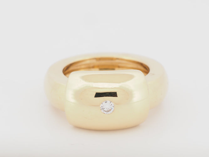 https://cdn.shopify.com/s/files/1/0750/3799/9372/files/l-aurore-bague-piaget-or-jaune-diamant_4778b5dd-8d66-479e-914a-f2d627cffd5d.jpg?v=1790928733