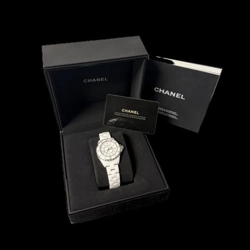 Montre Chanel J12 - Montre 33 mm en céramique et diamants 58 Facettes MT46964