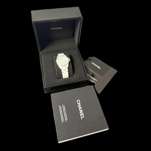 Montre Chanel J-12 - Montre 38 mm en céramique et diamants 58 Facettes MT46970