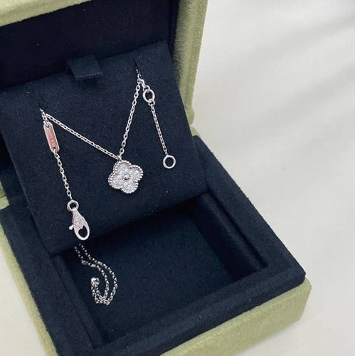 Collier Van Cleef & Arpels Sweet Alhambra - Collier en or blanc et diamants 58 Facettes jnci57
