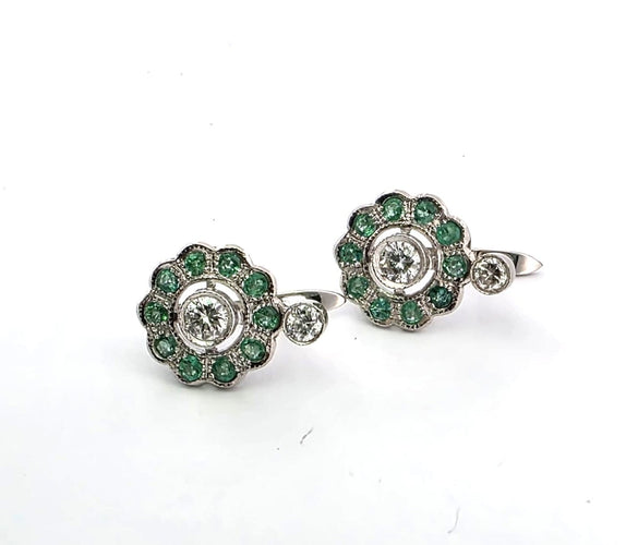 Boucles d'oreilles Boucles d'oreilles en platine avec émeraudes et diamants 58 Facettes 103/26 C