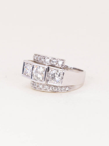 Bague 53 Bague géométrique en or blanc et diamants 58 Facettes 1239