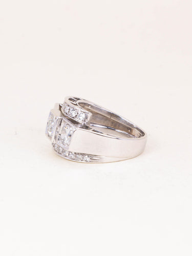 Bague 53 Bague géométrique en or blanc et diamants 58 Facettes 1239