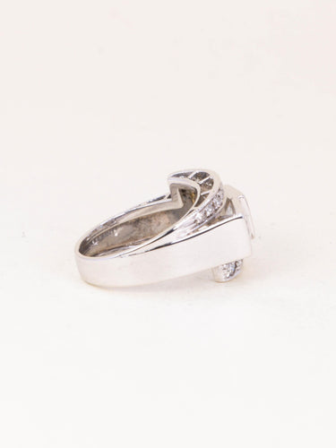 Bague 53 Bague géométrique en or blanc et diamants 58 Facettes 1239