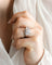 Bague 53 Bague géométrique en or blanc et diamants 58 Facettes 1239