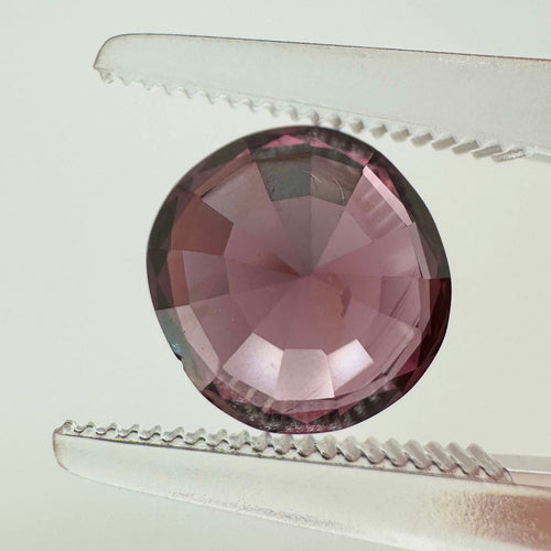 Spinelle - Pierre coussin ovale 3,20 ct rose profond du Vietnam 58 Facettes