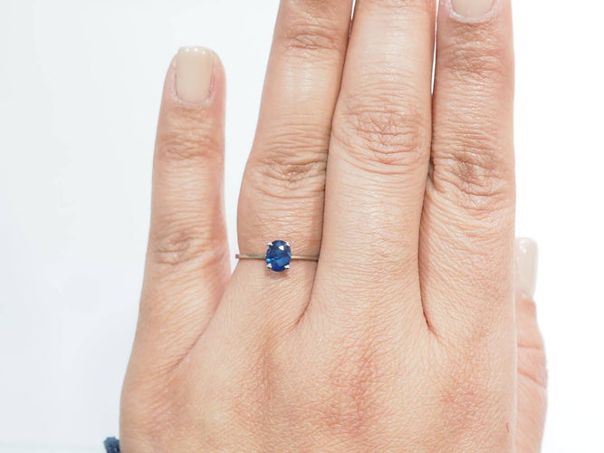 Bague 53 Bague solitaire en or blanc et saphir ovale 58 Facettes 33055