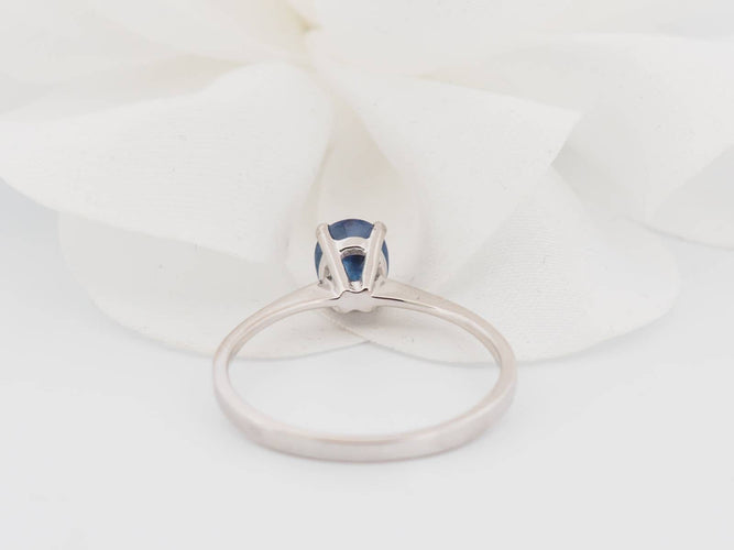 Bague 53 Bague solitaire en or blanc et saphir ovale 58 Facettes 33055
