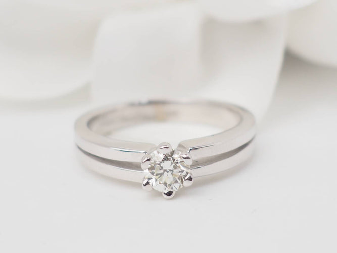Bague 55 Bague solitaire en or blanc et diamant 0,45 ct 58 Facettes 21512