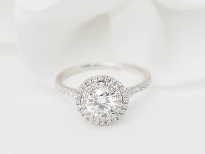 Bague 53 Bague solitaire en or blanc 18 kt et diamants 58 Facettes 31788/32448