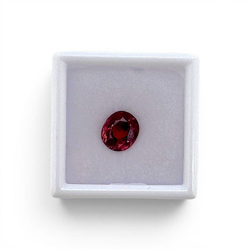 Spinelle - Pierre coussin ovale rose profond 2,30 ct 58 Facettes