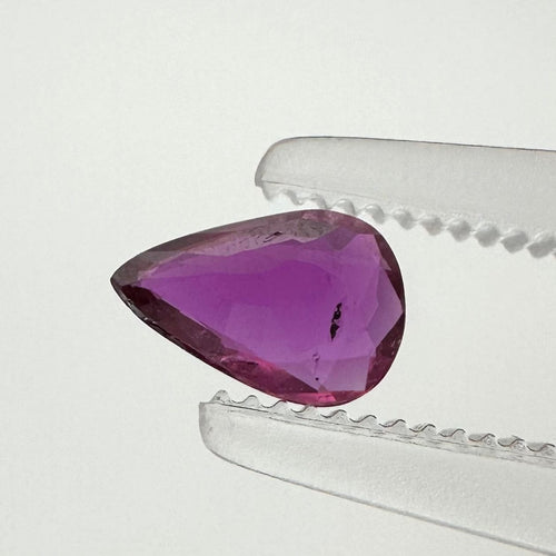 Rubis naturels Siam - Pierres taille poire 0,75 ct sans chauffe 58 Facettes