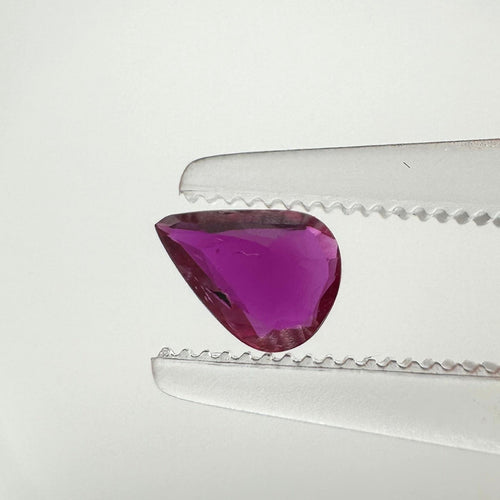 Rubis naturels Siam - Pierres taille poire 0,75 ct sans chauffe 58 Facettes
