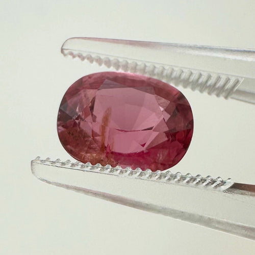 Spinelle naturel - Pierre coussin ovale 2,40 ct rose/orange du Vietnam 58 Facettes