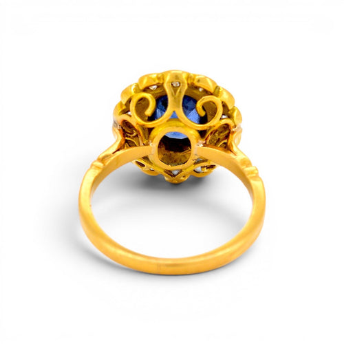 https://cdn.shopify.com/s/files/1/1015/8633/8124/files/vintage-daisy-ring-sapphire-diamonds-gold-18k-5.jpg?v=1779629460