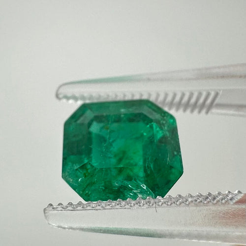 Émeraude de Colombie - Pierre 2,24 ct, vert vif certifiée 58 Facettes