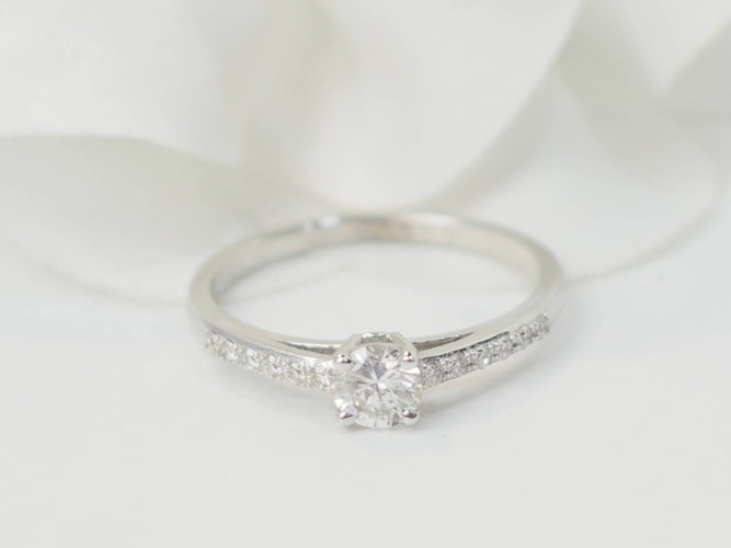 Bague 53 Bague solitaire en or blanc et diamants 58 Facettes 32448/31791