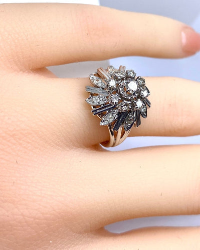 Bague 50 Bague en or blanc 18 carats et diamants 58 Facettes AB695