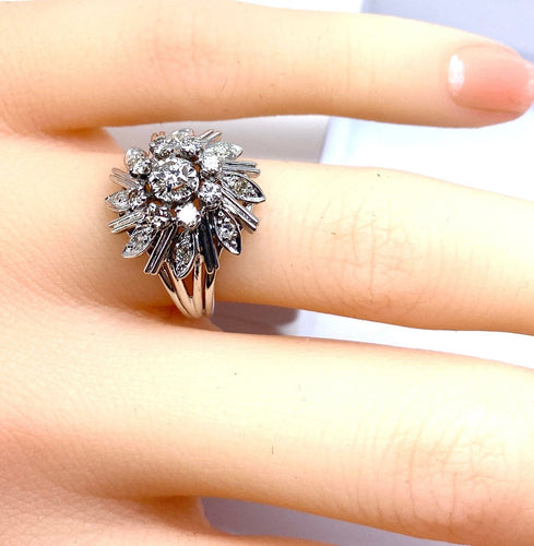 Bague 50 Bague en or blanc 18 carats et diamants 58 Facettes AB695