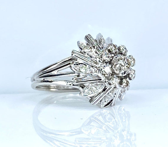 Bague 50 Bague en or blanc 18 carats et diamants 58 Facettes AB695